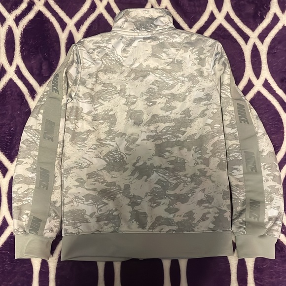 Nike zip up athletic jacket - Picture 5 of 5